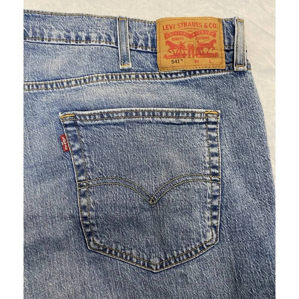 Levi's 541 Athletic Fit Jeans Mens 44x30 (46x29 Actual) Blue Denim Relaxed Taper